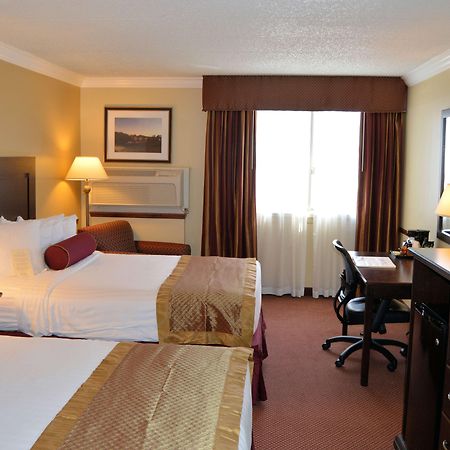 Best Western Plus Wilkes Barre Center City Buitenkant foto