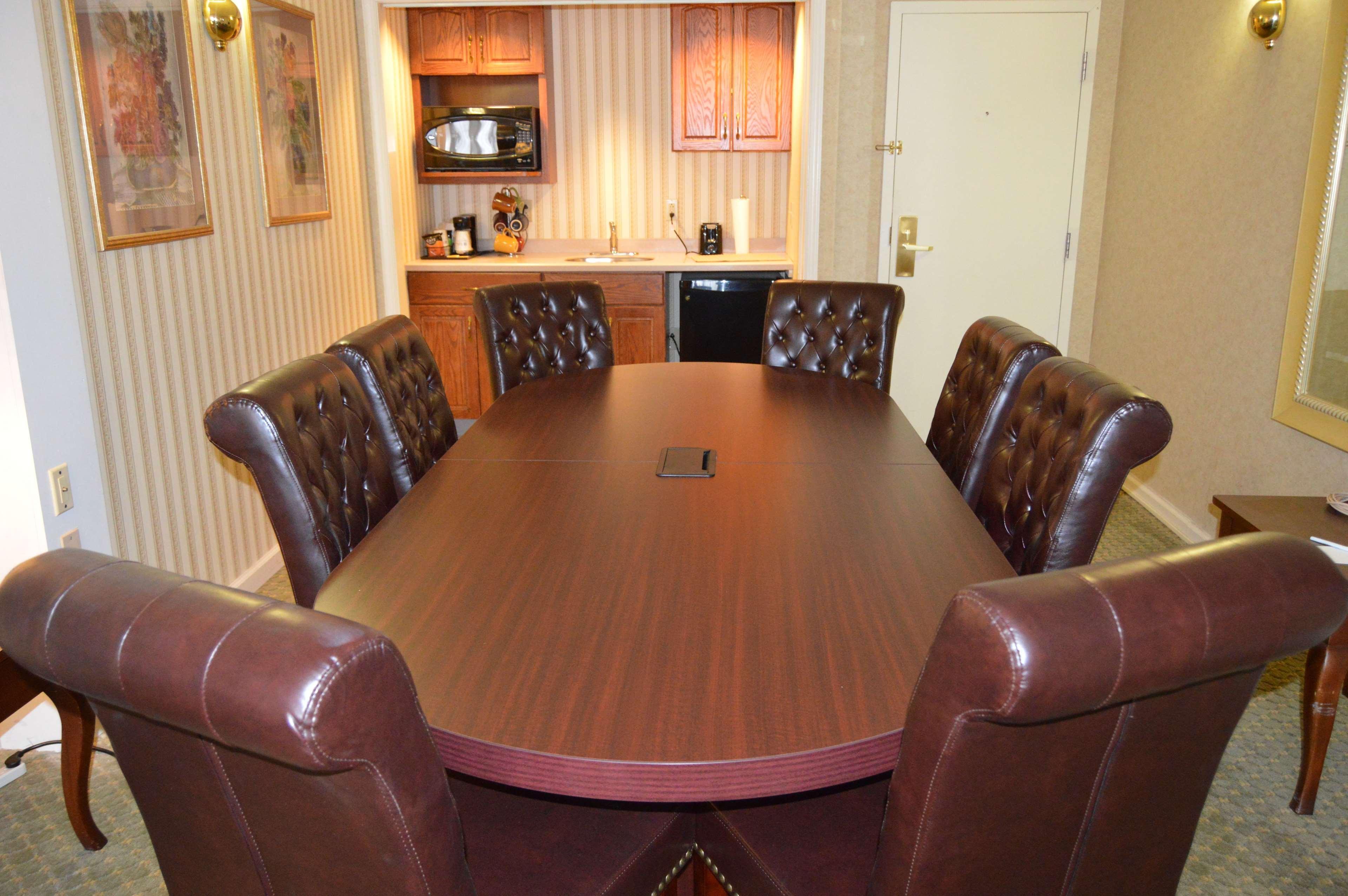 Best Western Plus Wilkes Barre Center City Buitenkant foto
