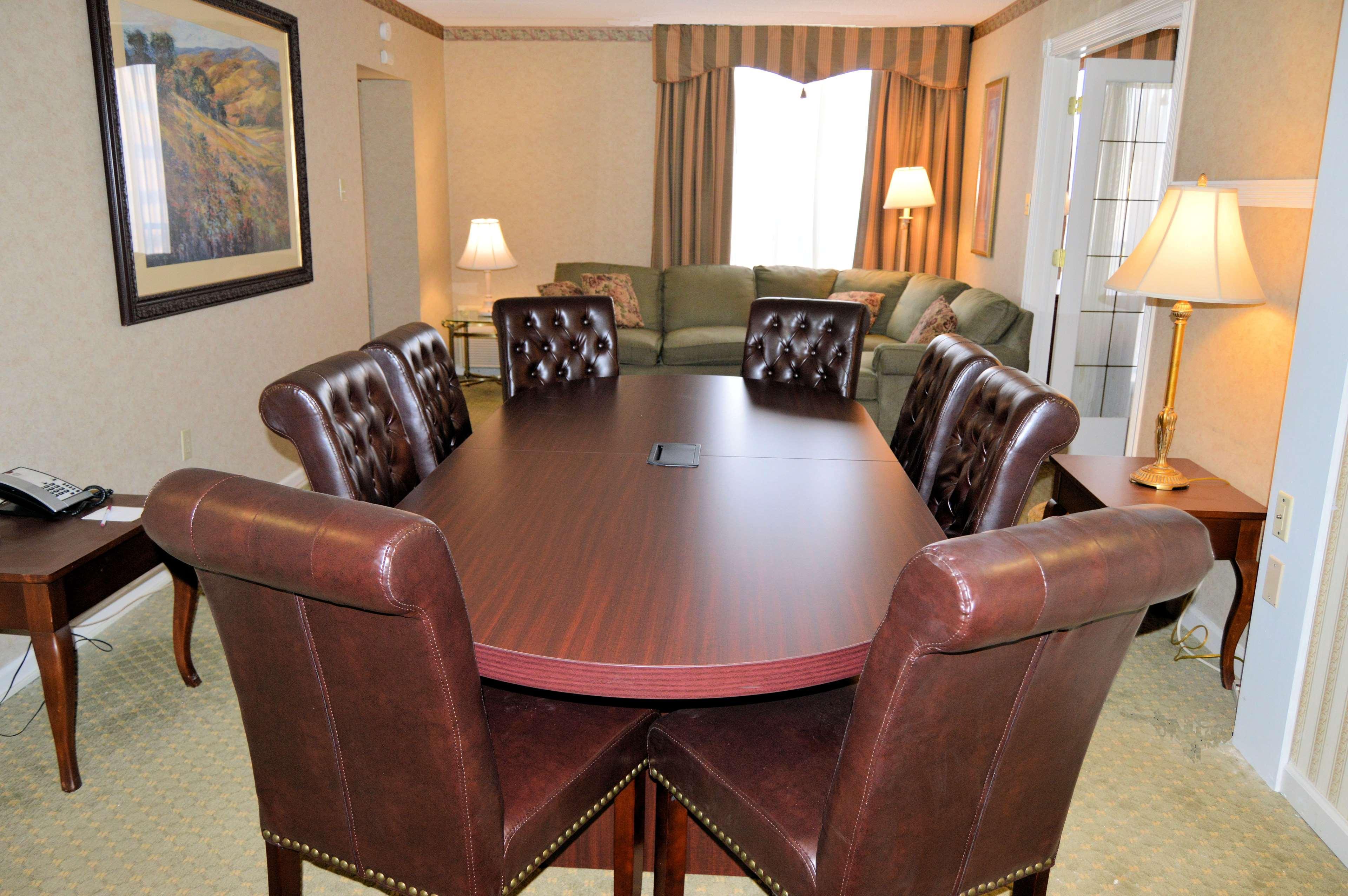 Best Western Plus Wilkes Barre Center City Buitenkant foto